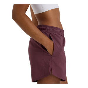 NEW BALANCE SPORT ESSENTIAL SHORT 5 - FEMME