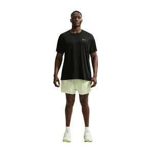 NIKE STRIDE T-SHIRT MANCHES COURTES - HOMME