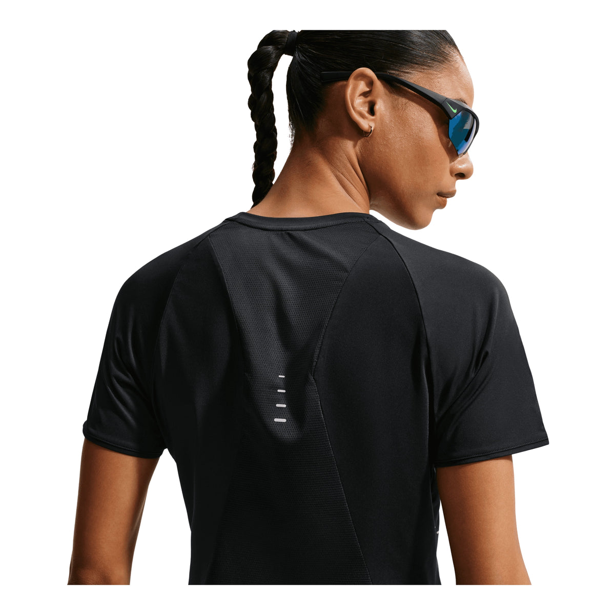 NIKE SWIFT DRI-FIT MANCHES COURTES - FEMME
