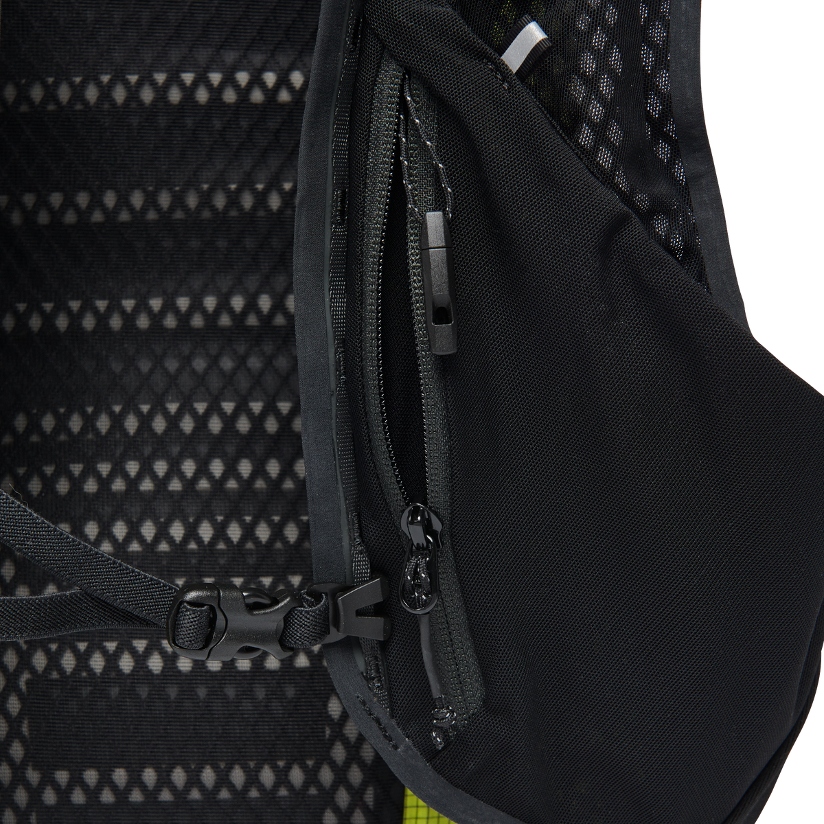 BLACK DIAMOND DISTANCE 22 BACKPACK