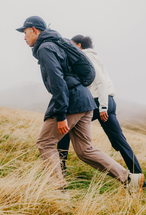 Bannière de chaussures de randonnée et plein air